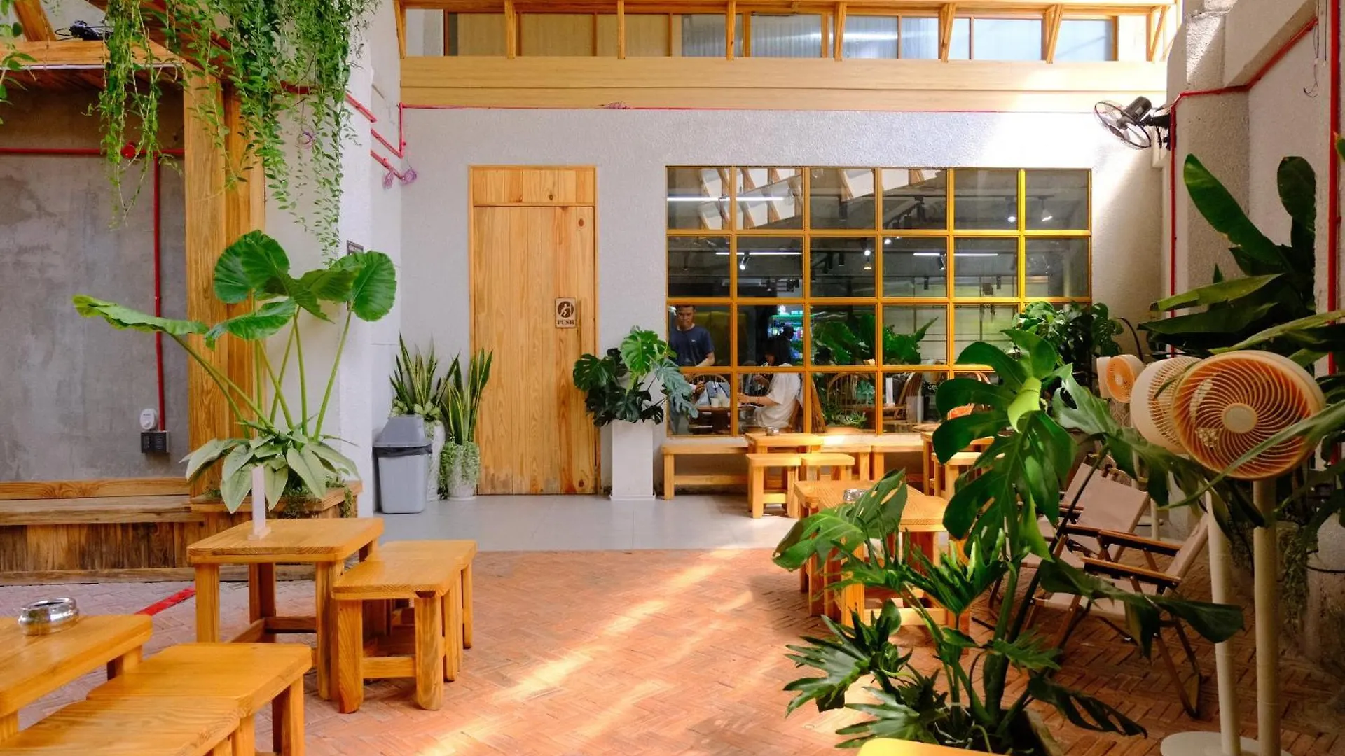 Neru Hostel & Coffee Ho Chi Minh City
