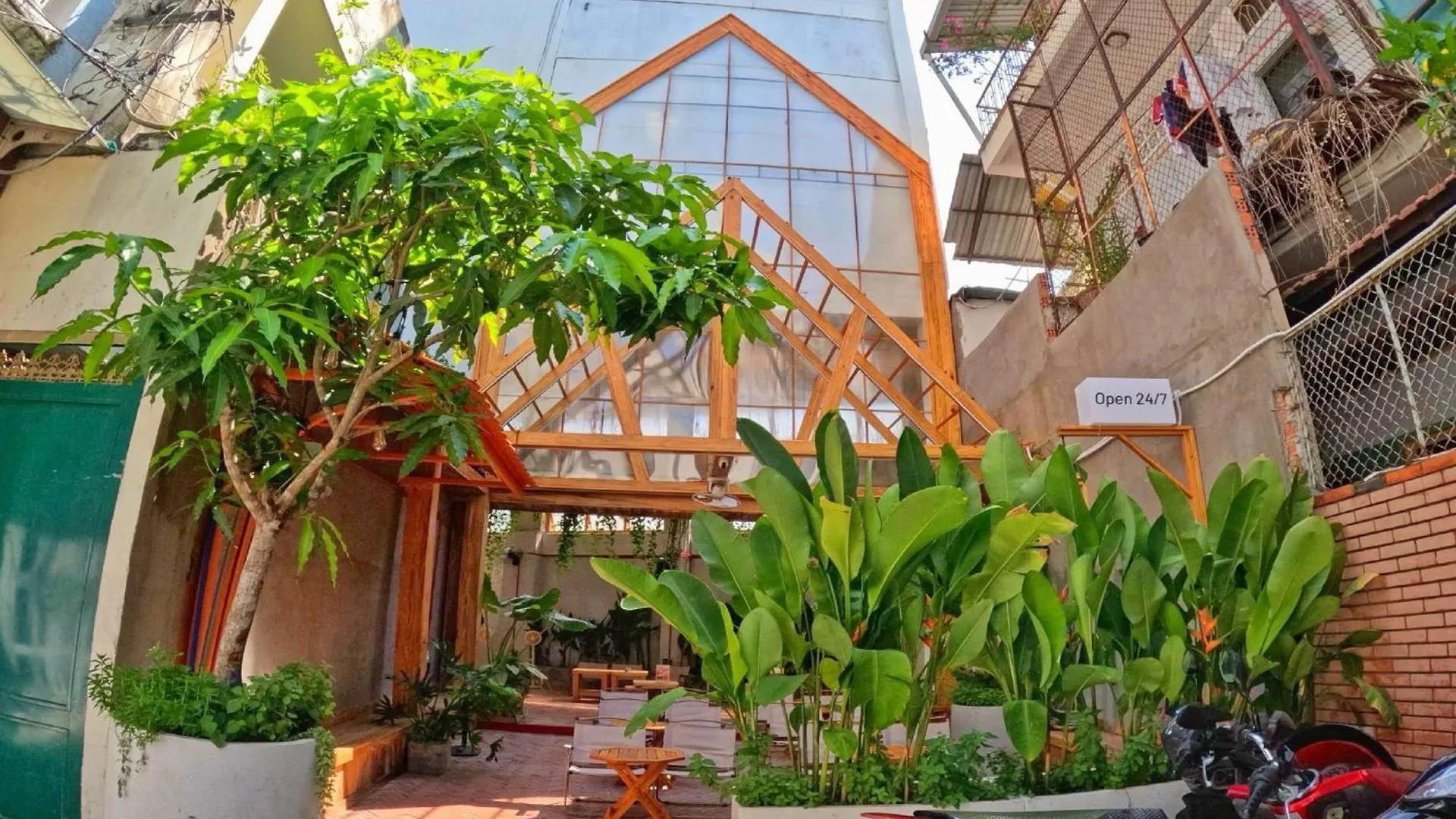 Neru Hostel & Coffee Ho Chi Minh City
